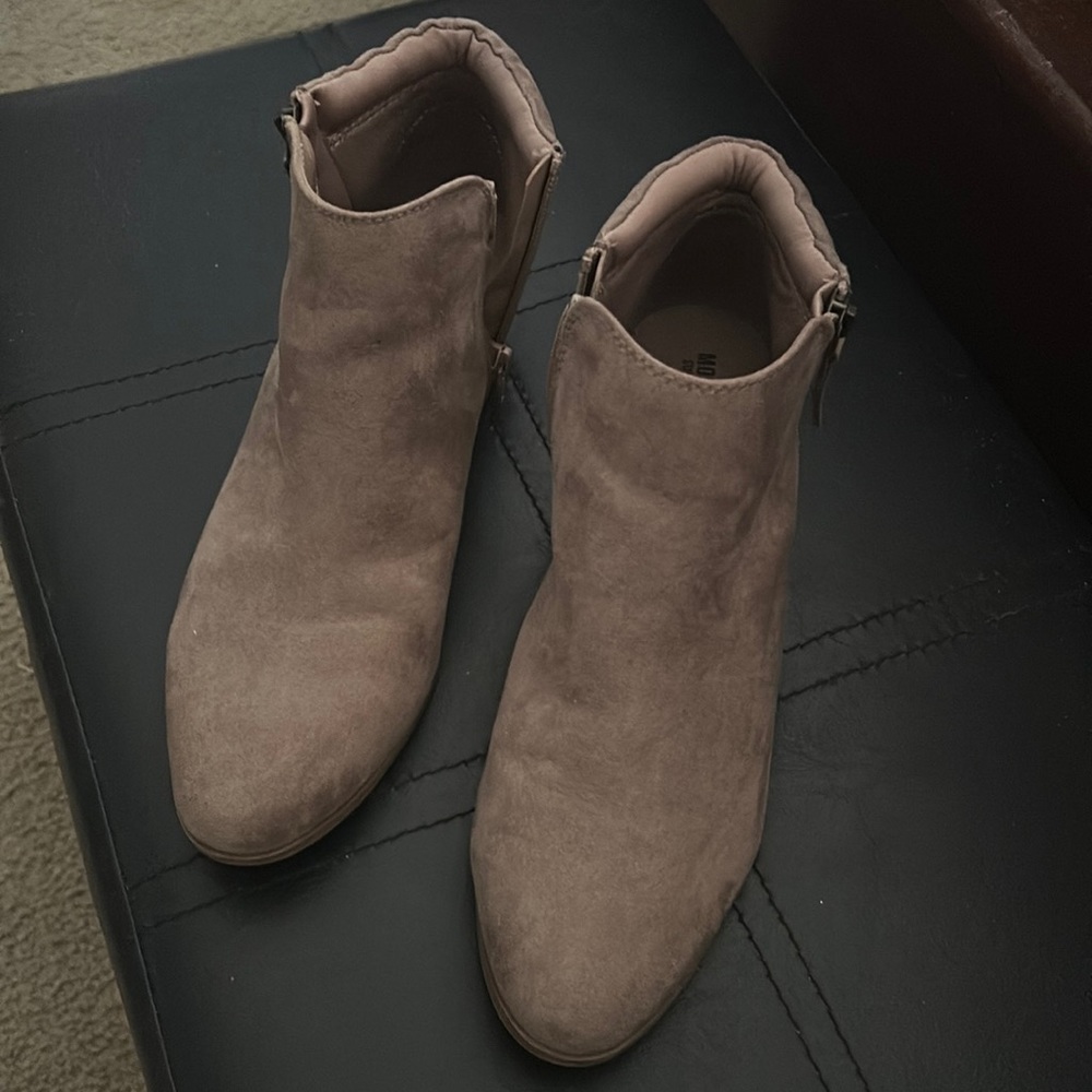 Mossino ankle boots
